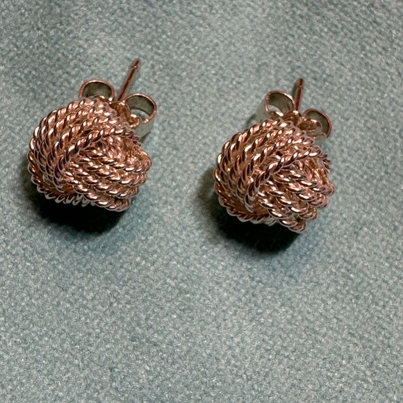 Tiffany Knot sterling silver mesh earrings. Comes with original pouch. - Picture 4 of 7